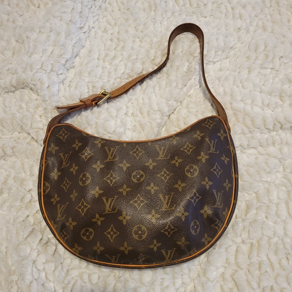 AUTHENTIC Louis Vuitton MM Croissant Shoulder Bag